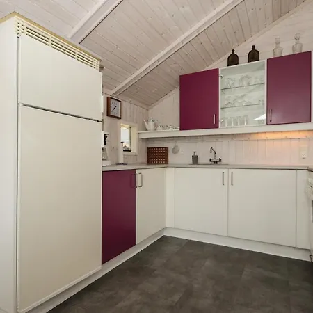 Two-bedroom Holiday In Bjert בית נופש